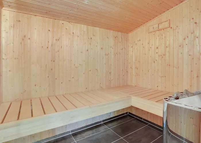 Hekla - 30km From The Sea By Interhome